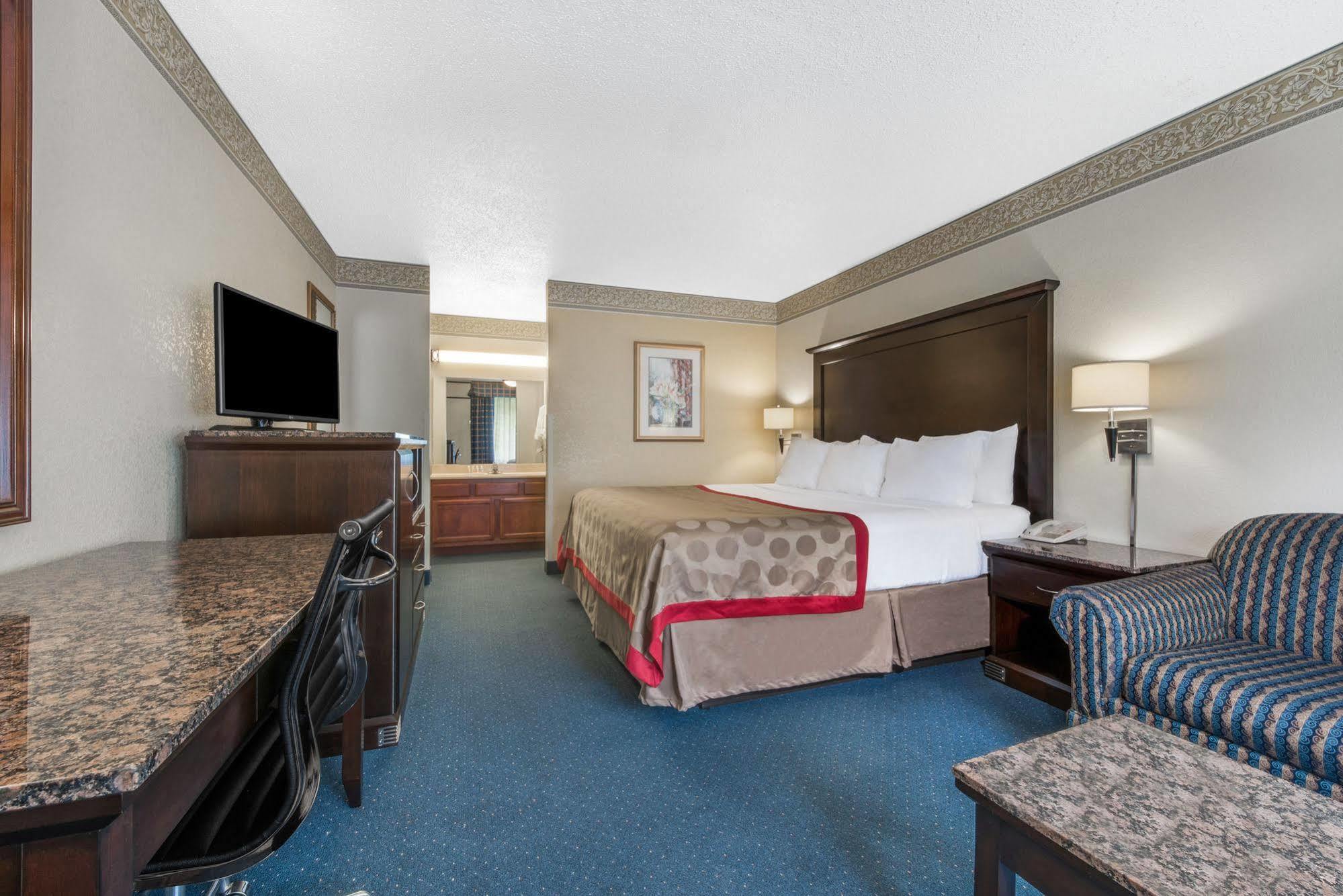 Ramada New Braunfels Hotel Exterior photo