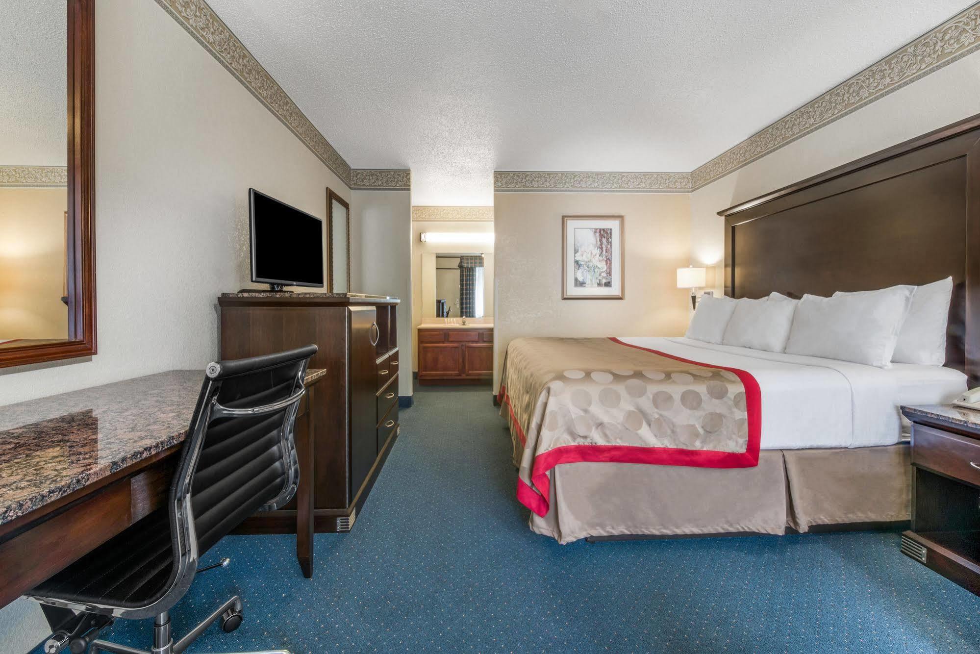 Ramada New Braunfels Hotel Exterior photo